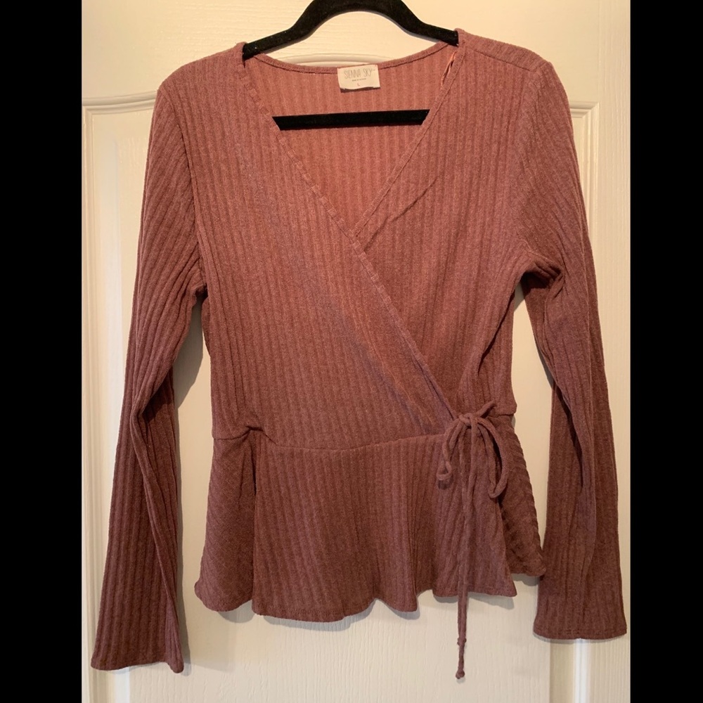 V neck long sleeve top
